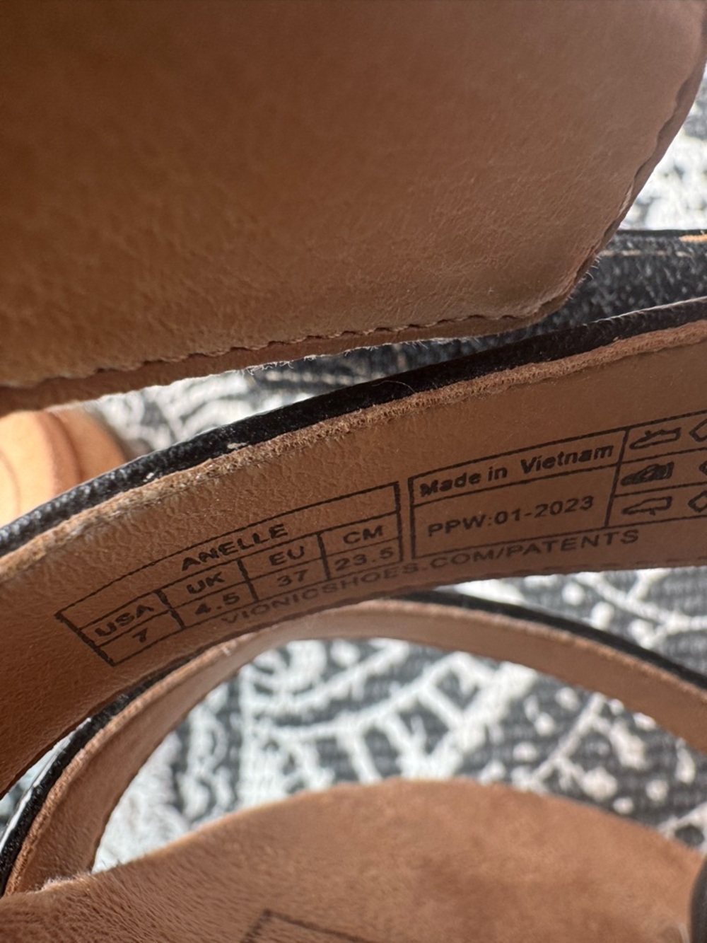 Vionic Sandals - Picture 4 of 5